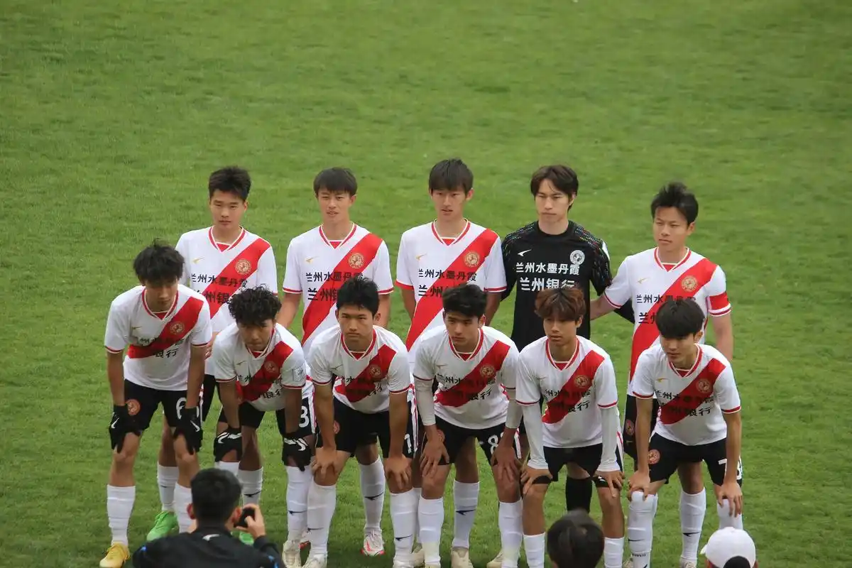 半场狂飙！浙江雄狮客场45-42力压北京首钢，胡金秋6投全中引爆内线